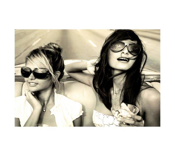  Giselle and Rachel Cruising down the Malecon