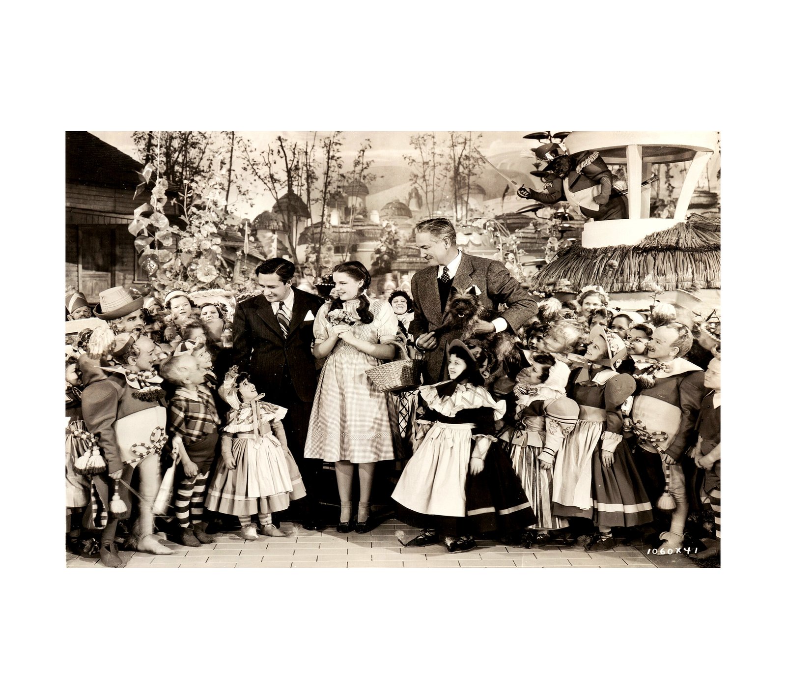 1939 The Wizard of Oz (MGM) Judy Garland as Dorothy and Munchkin Cast